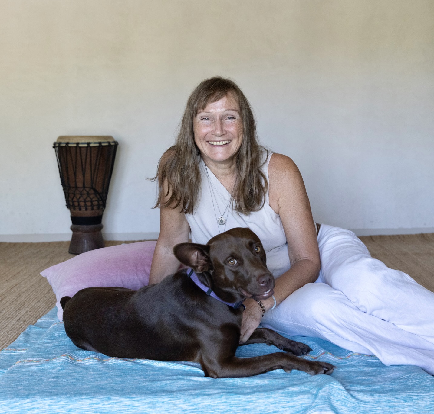 Ulrike Kuhnert, therapist for Rolfing, structural integration, massage, JIn Shin Jyutsu, breathwork and biofield tuning